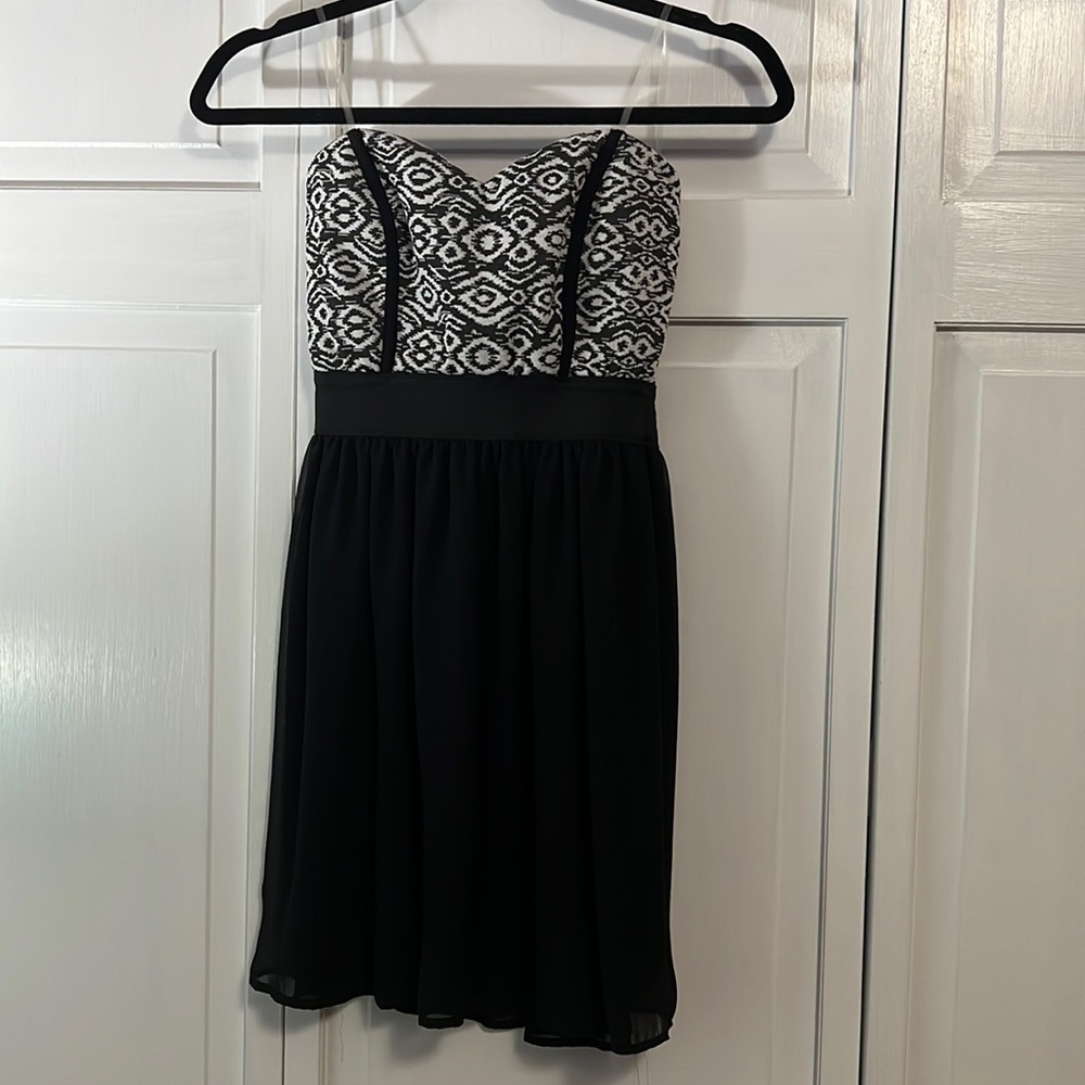 NEW! Black and White Strapless Dress